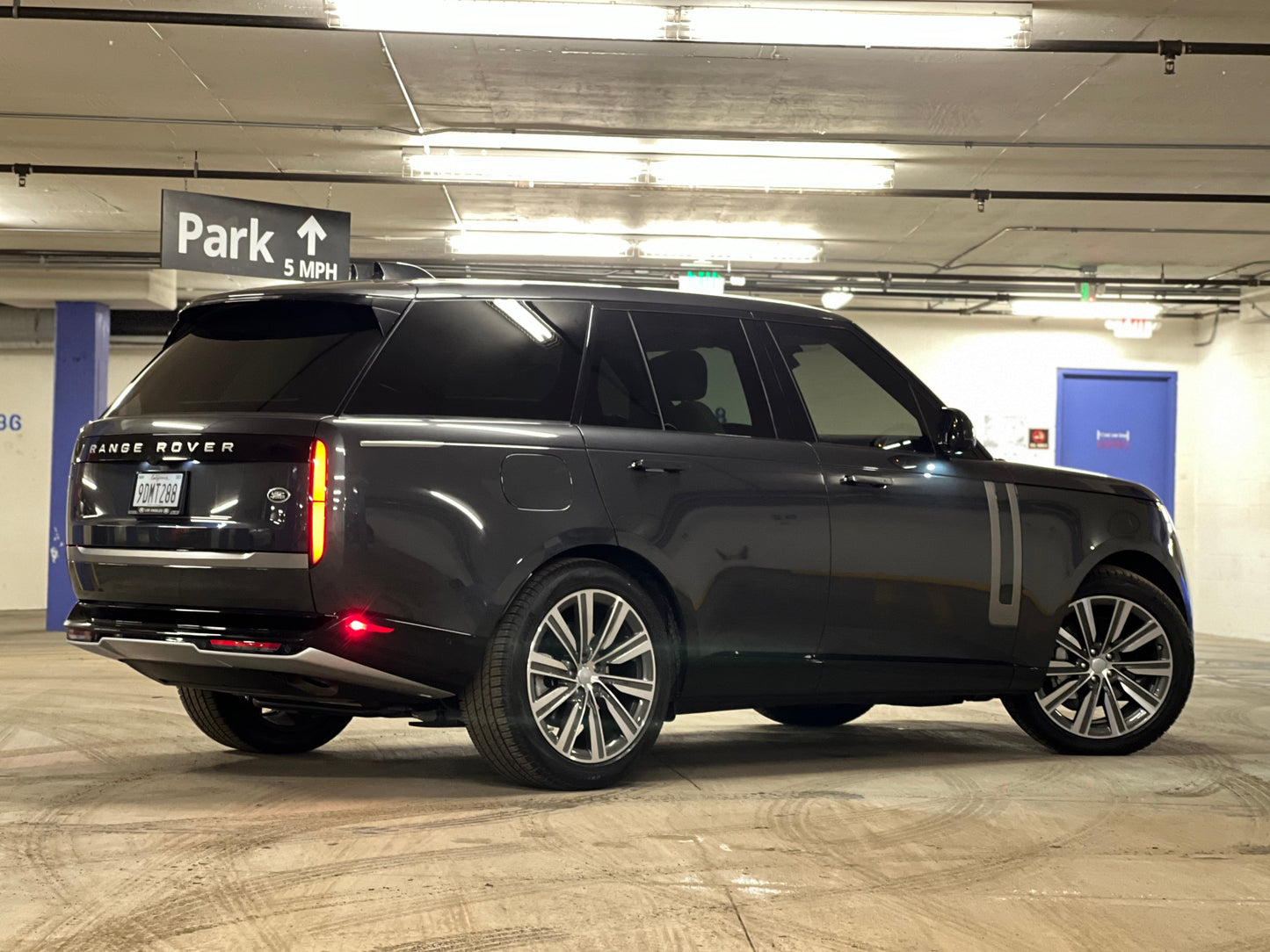 Range Rover LWB Autobiography