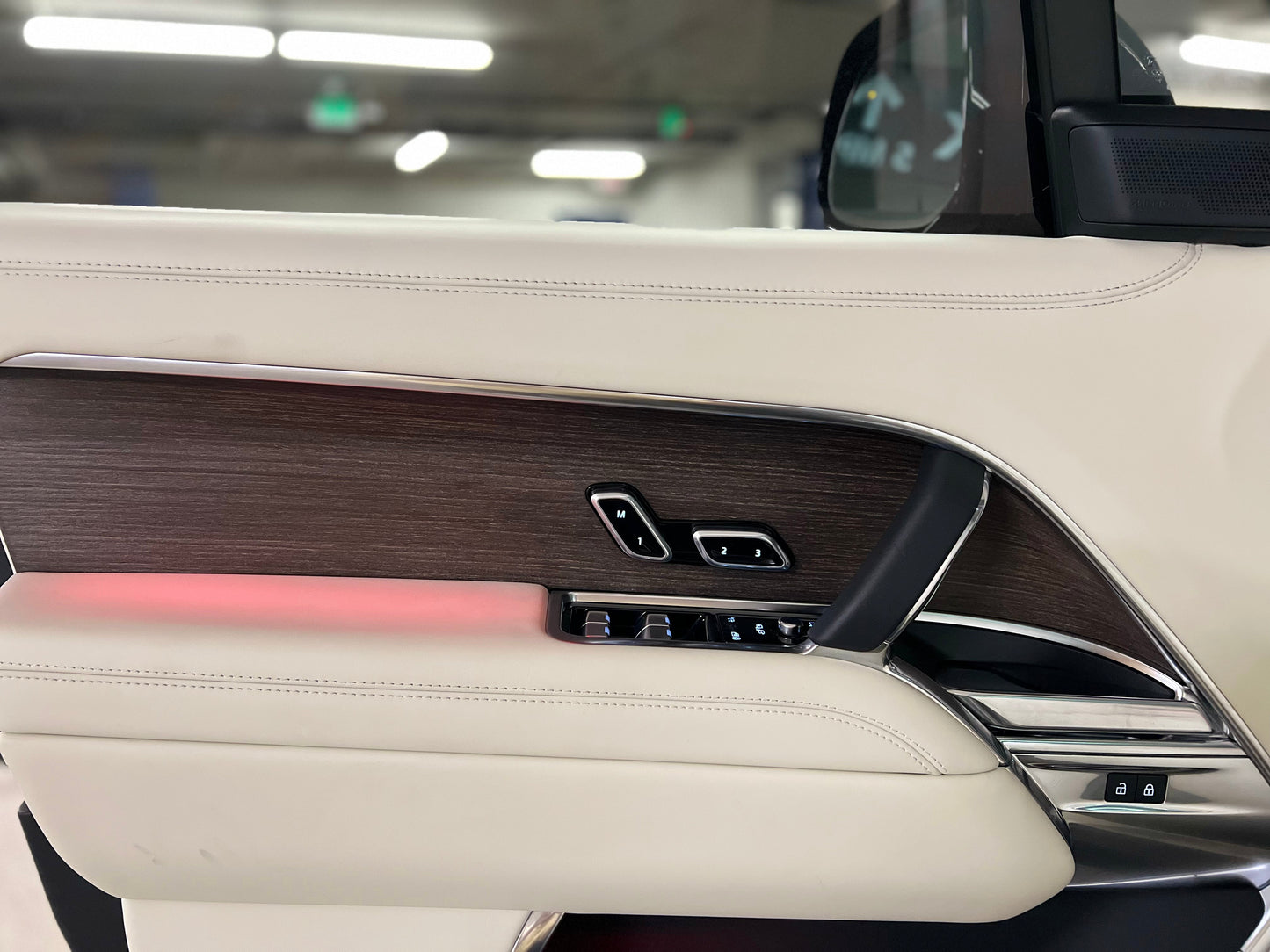 Range Rover LWB Autobiography
